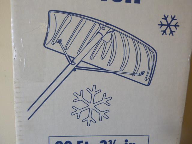 lot 74 image: Suncast Roof Rake 20 X 3 38"...