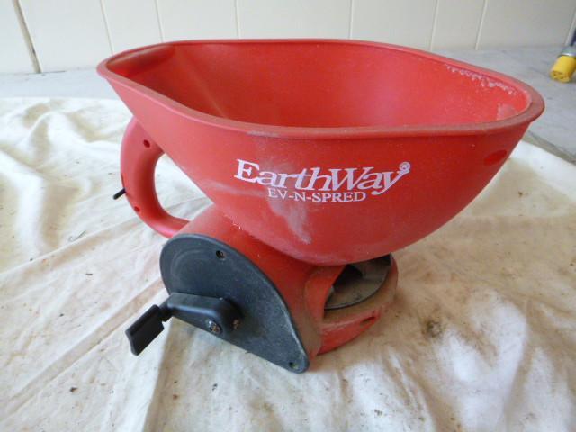 lot 78 image: EarthWay Ev-N-Spred Seed and Fertil...