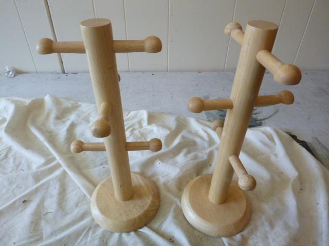 lot 86 image: 2 Coffee CupMug Trees...