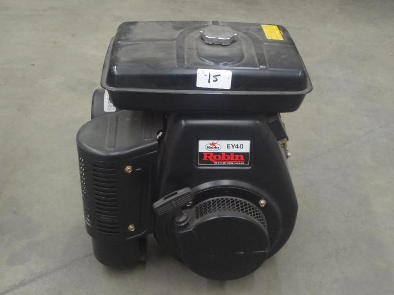lot 15 image: Like New Robin EY40 Gas-Powered Eng...
