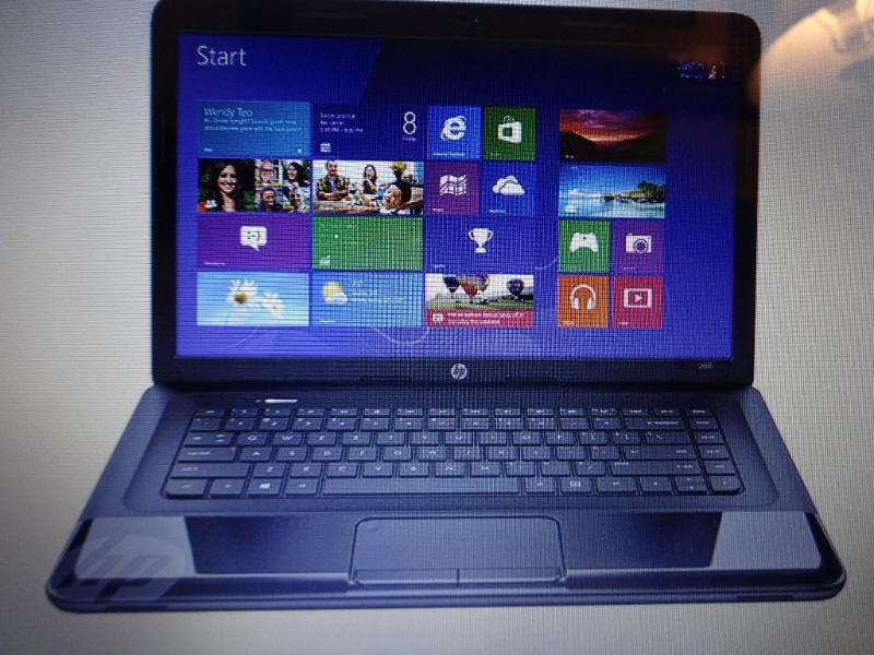 HP 15.6&quot 4GB WINDOWS 8.1 LAPTO...