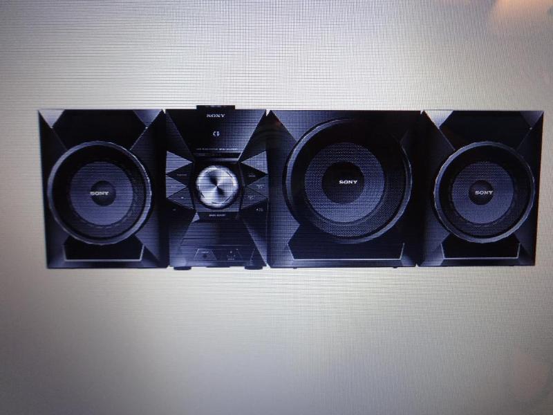 SONY 700-WATT IPODIPHONE SOUND SYS...