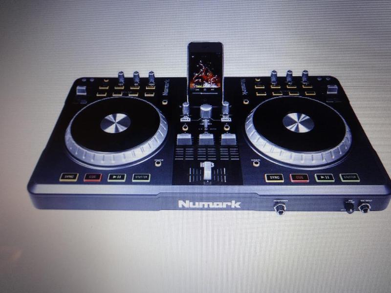 NUMARK COMPLETE DIGITAL DJ SYSTEM. ...