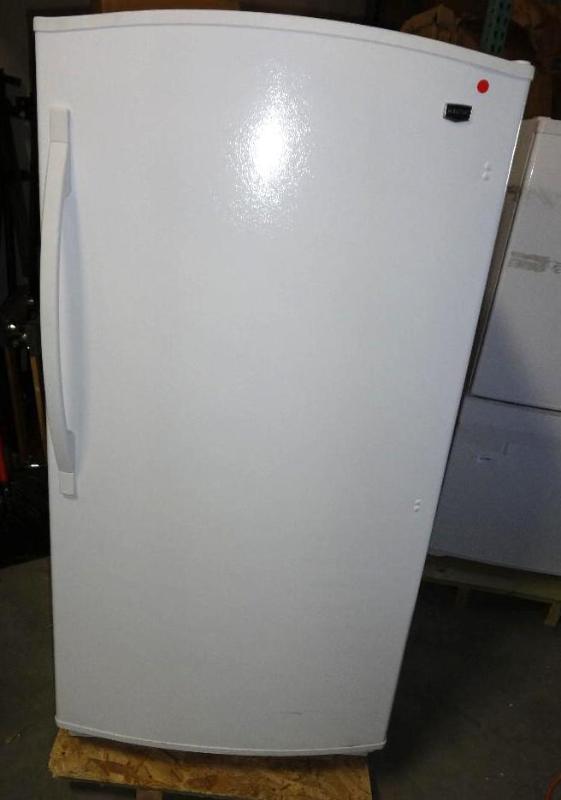 MAYTAG UPRIGHT FREEZER IN WHITE. Bi...