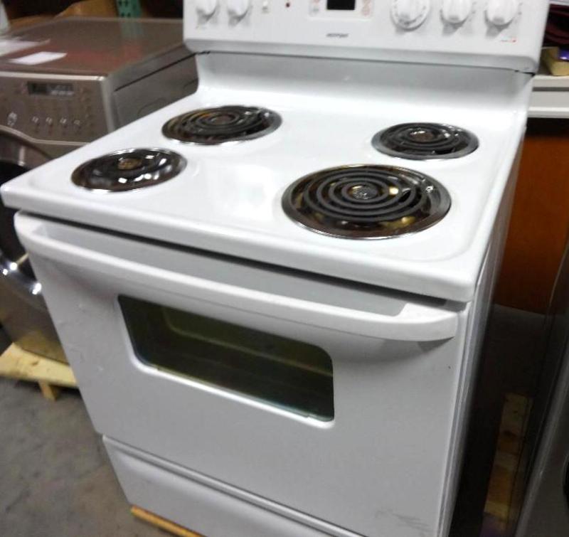 HOTPOINT 4 COIL ELECTRIC STOVE IN W...