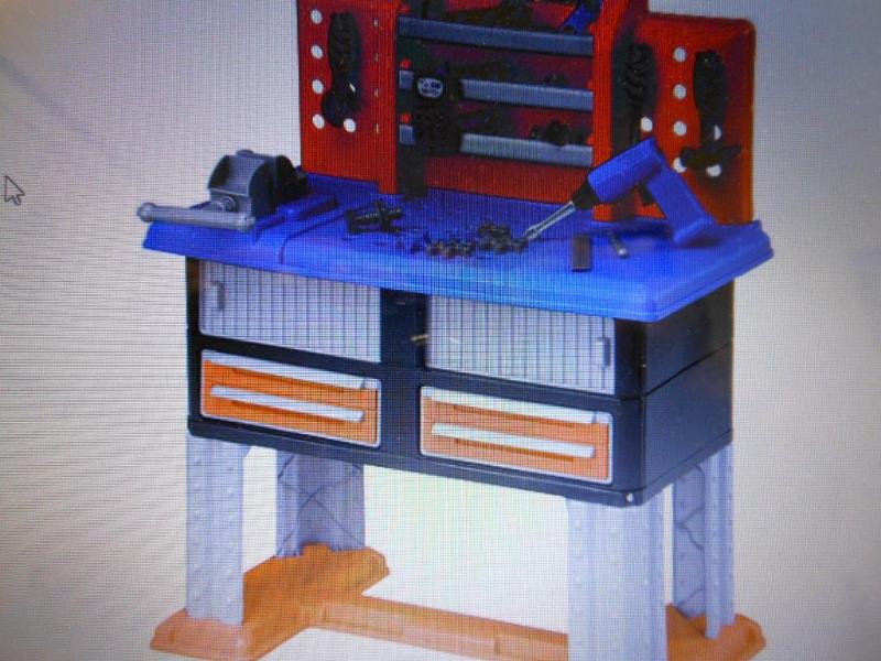 DELUXE WORKBENCH. Bidder is respons...