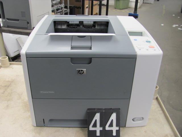 lot 44 image: HP laserjet P3005n printer. This un...