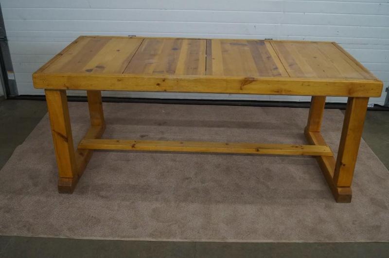 Heavy duty table