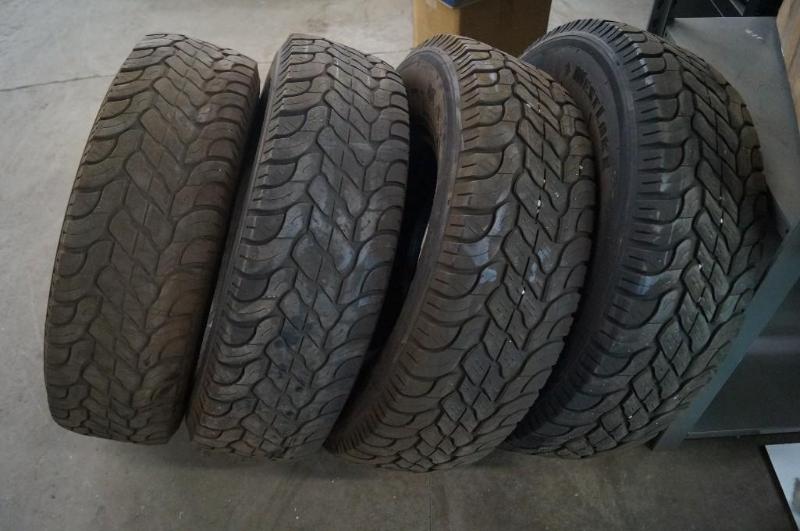 Four Maxtrac MS 26575 R16 Tires
