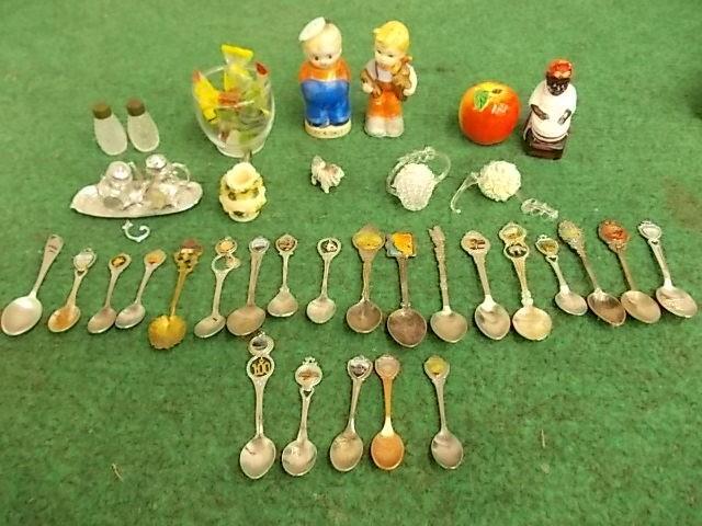 lot 16 image: Box Lot Miniatures, Spoon Collecti...