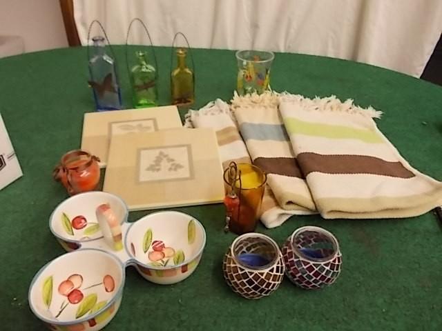 lot 53 image: Box Lot 3 Cotton Throw Rugs, 2 Pic...