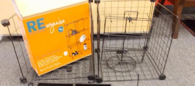 lot 68 image: 6 Cube Grid Organizer Shelf, 2 Wire...