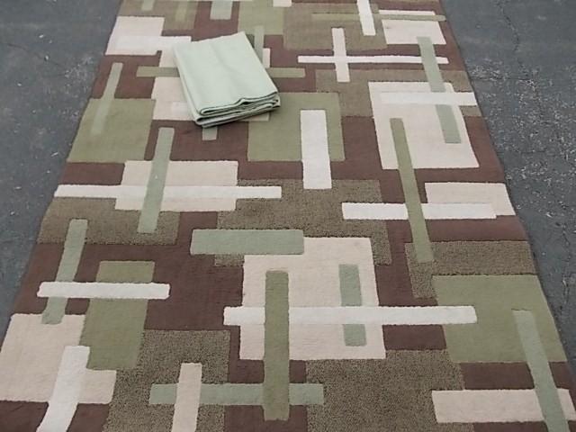 lot 71 image: 92in x 63in Area Rug and 5- 52in x ...