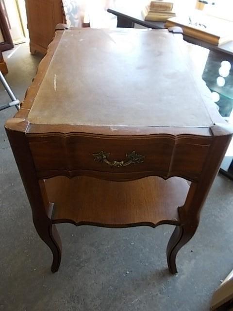 lot 77 image: Leather Top Single Drawer End Table...