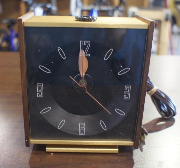 High time Ceiling clock  Works. Pl...