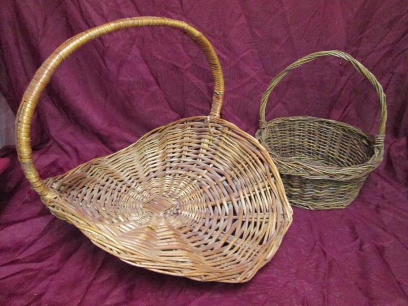 lot 133 image: Pair of nice size baskets. Would ma...
