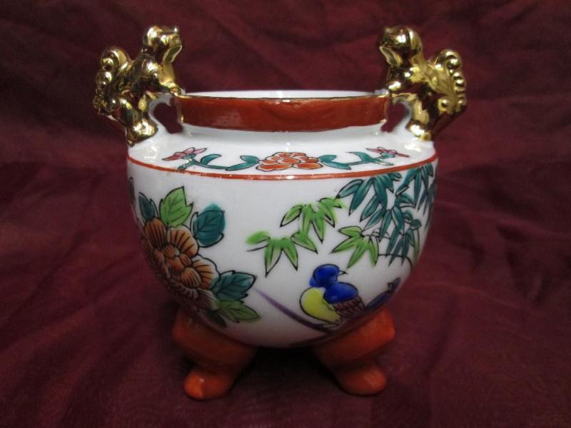 lot 137 image: Tilso sugar bowl. There is no cover...