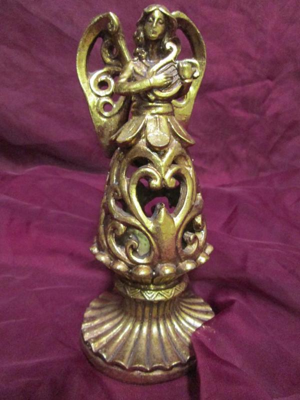 lot 144 image: Gold resin Christmas angel with a h...