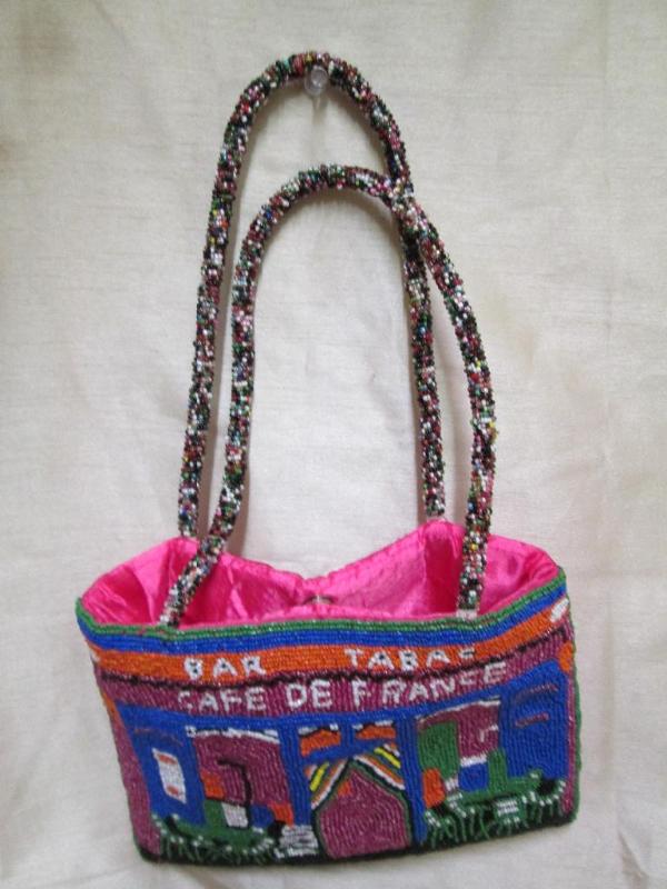 lot 155 image: Beaded French handbag. Exterior and...