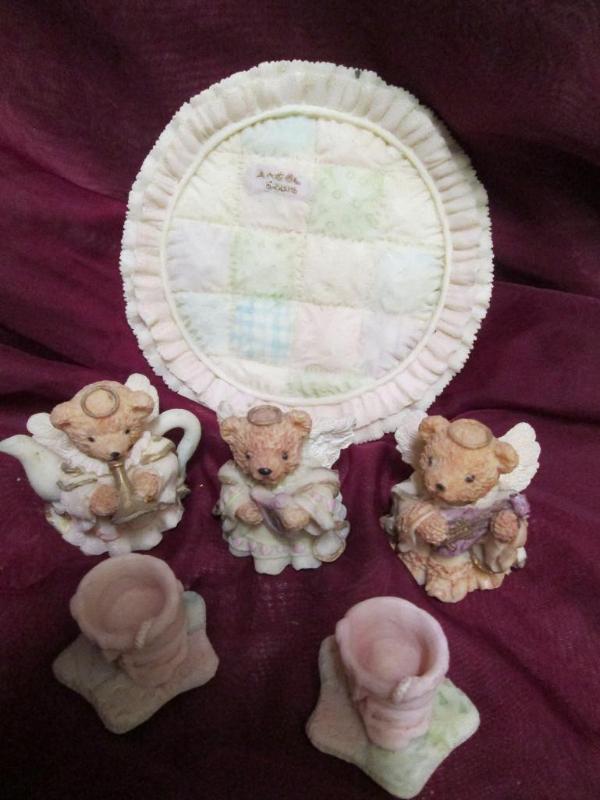 lot 168 image: Angel Bears collection with a padde...
