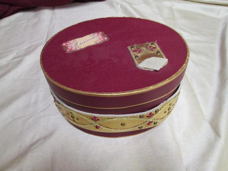 lot 170 image: Red oval memory box. Very nice...