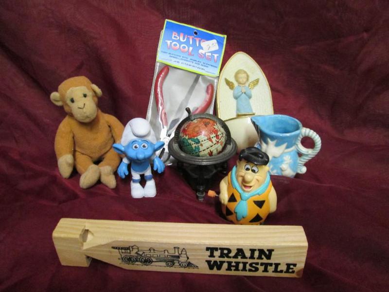 lot 180 image: Lot of small toys. Smurf, Fred Flin...