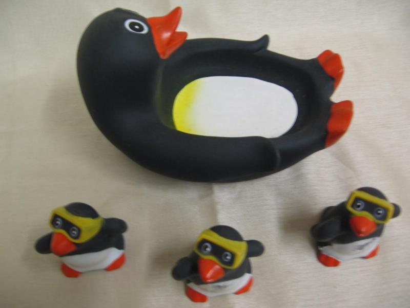 lot 201 image: Penguin tub toys, brand new....