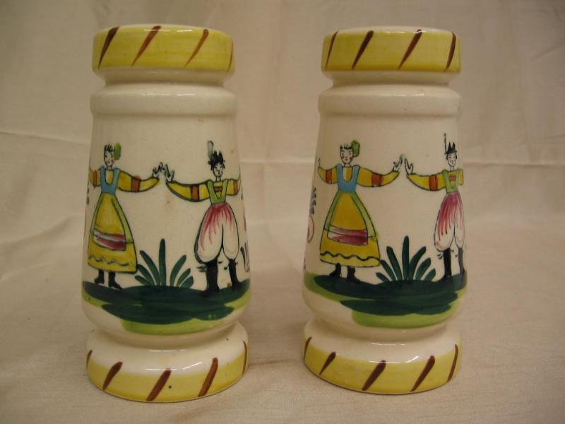 lot 207 image: Nasco hand painted salt and pepper ...
