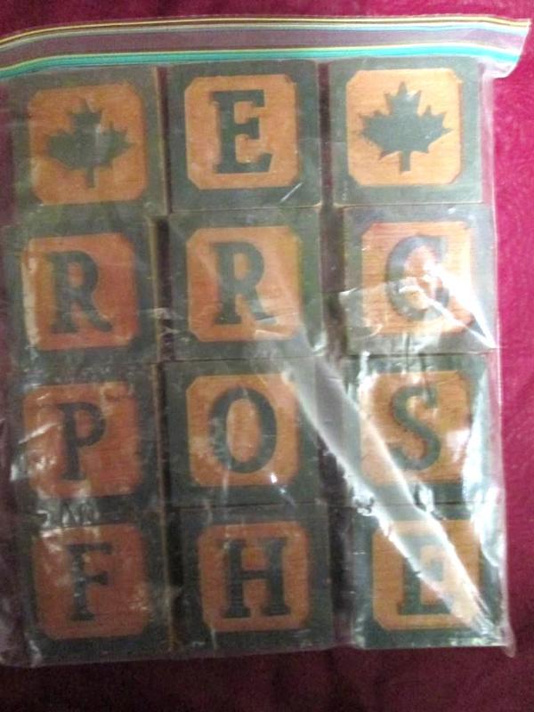 lot 22 image: Lot of wooden blocks for dcor....