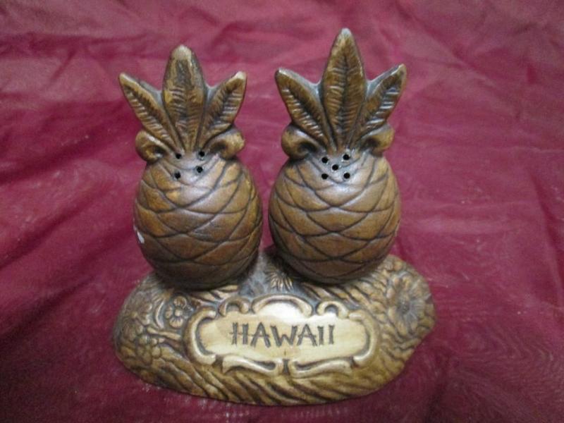 lot 41 image: Pineapple shaped salt and pepper sh...