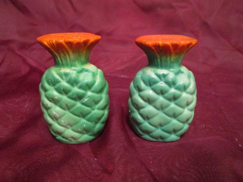 lot 48 image: Green pineapple salt and pepper sha...