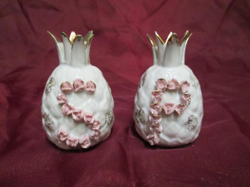 lot 56 image: Vintage pineapple shaped salt and p...