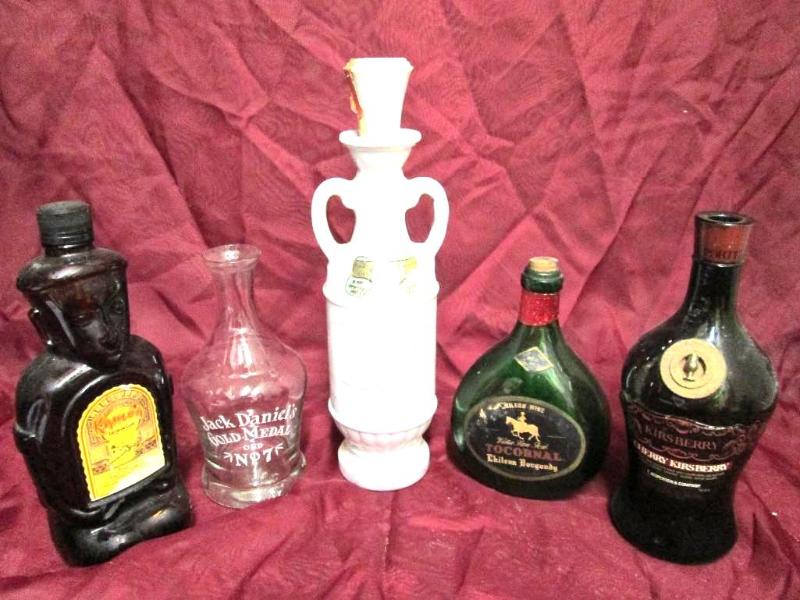 lot 64 image: Lot of vintage liquor containers....
