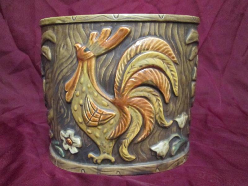 lot 7 image: Lefton canister featuring a rooster...