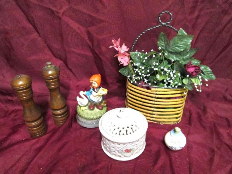 lot 73 image: Lot of miscellaneous household item...