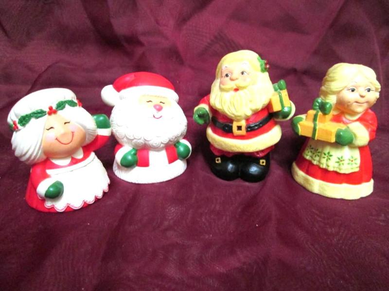 lot 76 image: 2 pairs of Santa and Mrs. Claus sal...