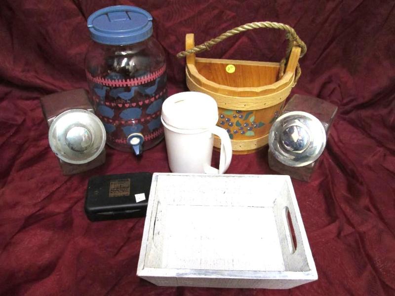 lot 95 image: Lot of kitchen miscellaneous items....