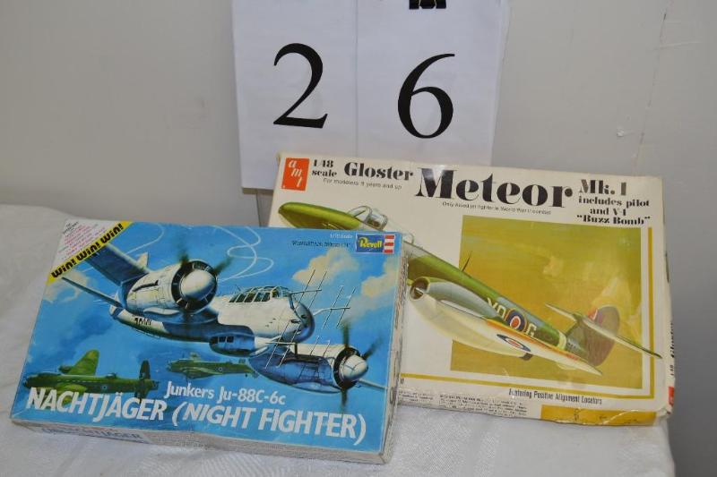lot 26 image: Unassembled model planes