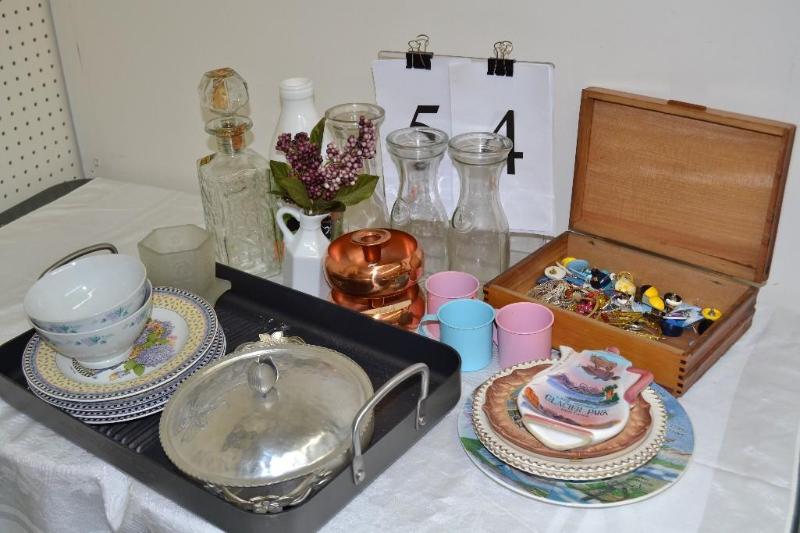 lot 54 image: household misc