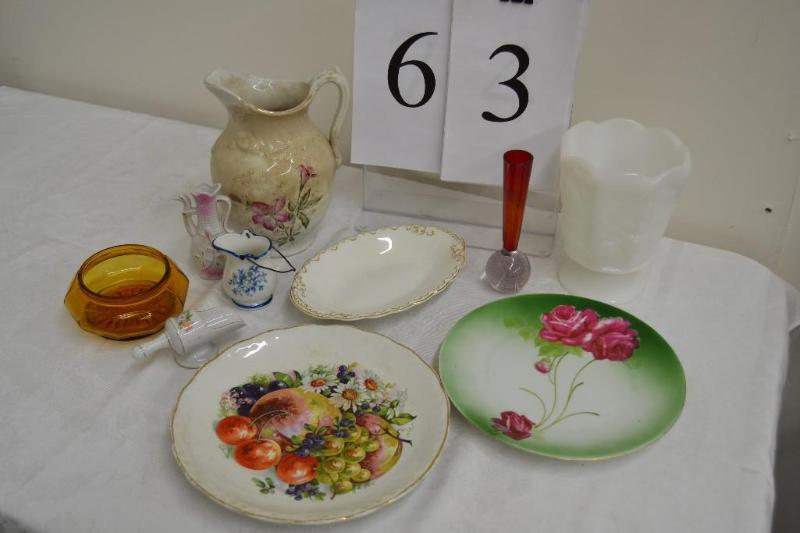 lot 63 image: Vintage collection of misc