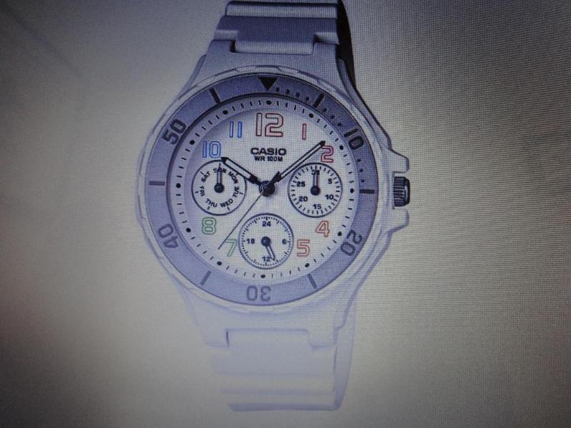CASIO LADIES WHITE SPORT WATCH. Bi...