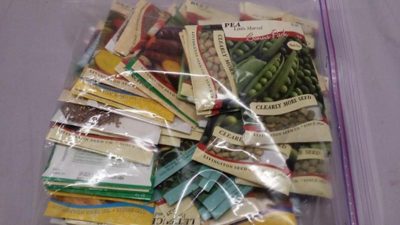 75 packs of assorted seeds, includi...