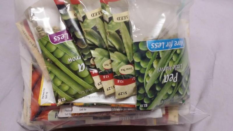 50 packs of assorted seeds includi...
