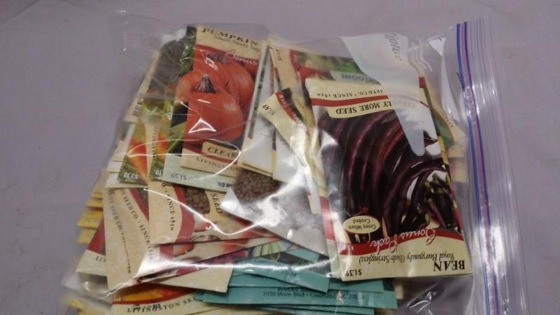 70 packs of assorted seeds includin...