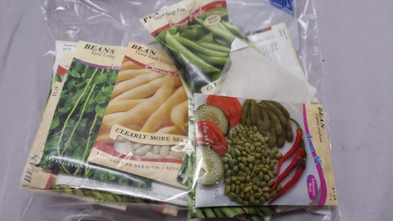 20 Packs of Peas and Bean Seeds. Se...