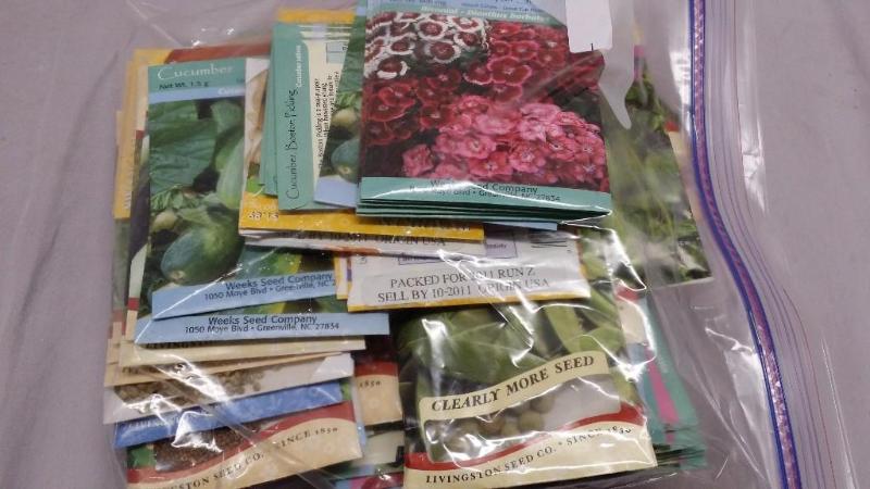 50 packs of assorted seeds includi...
