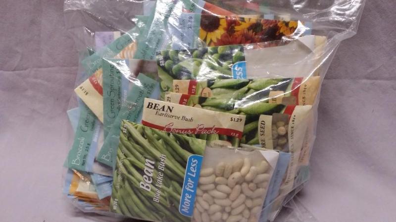 90 packs of assorted seeds includin...