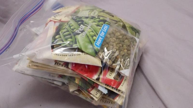 50 packs of assorted seeds includi...