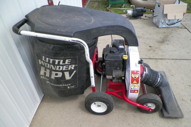 lot 1 image: Little Wonder High Performance Vacuum