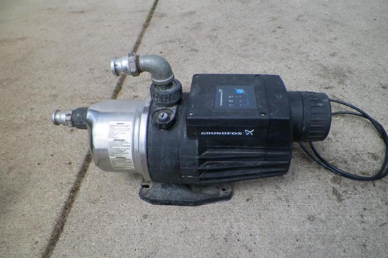 lot 13 image: Grundhos Motor Operated Water Pump